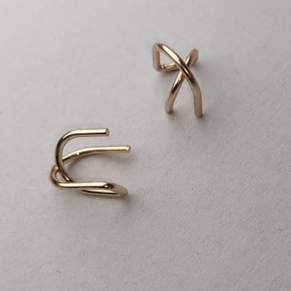 Cross Ear Cuff - Gold. No Piercing